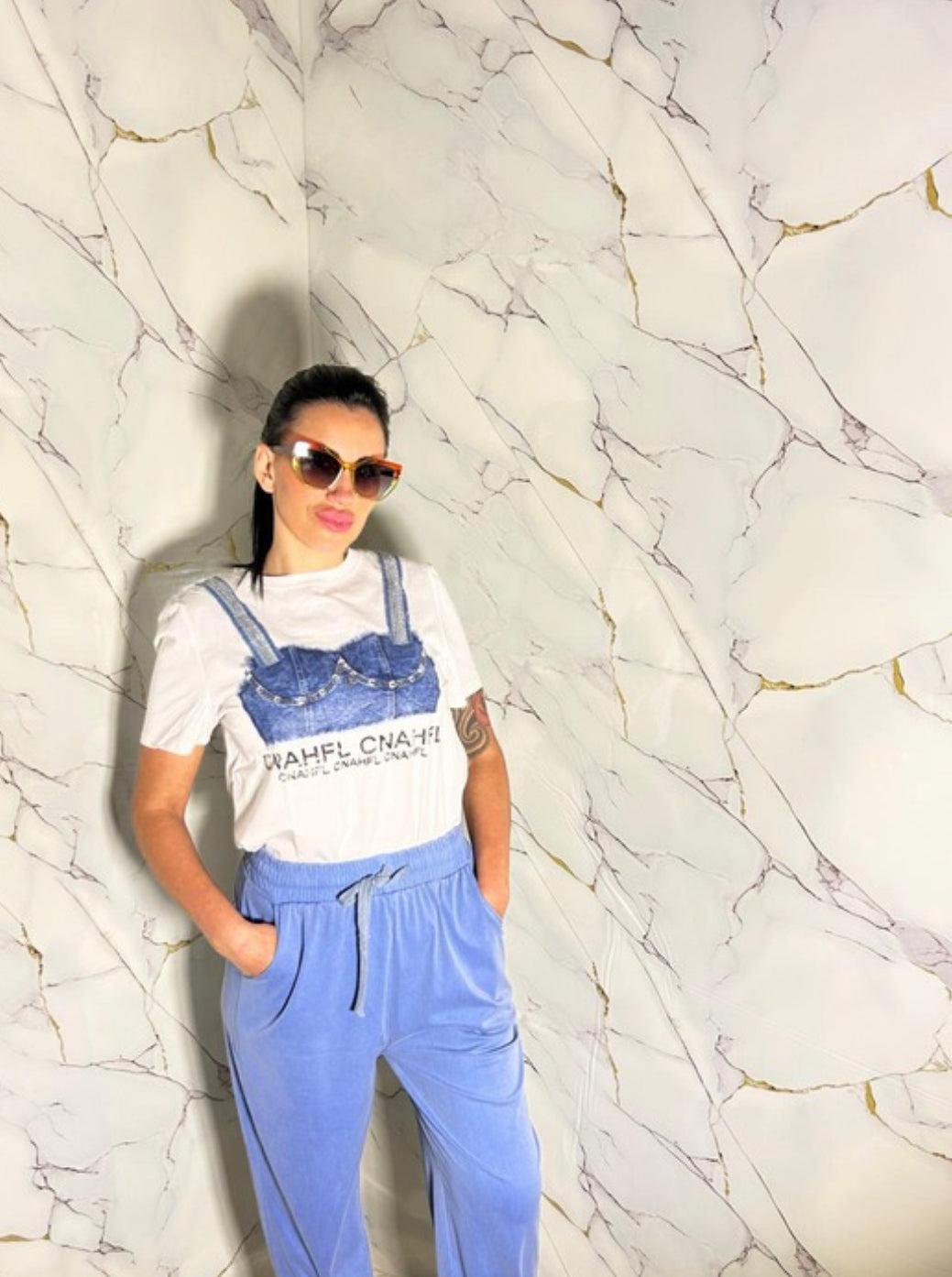 T-shirt effetto jeans